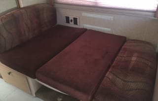 2008 Winnebago Outlook 31C