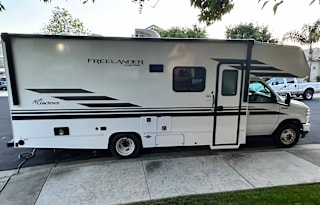 APRIL SPECIALS  CONTACT TIKi RV RENTALS TODAY!