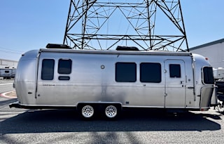 Airstream 28 Safari Totally Remobeled