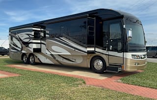 Bunkhouse Class A Diesel Pusher - Starship