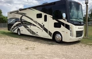 2022 Class A Thor Motor Coach Hurricane 34J