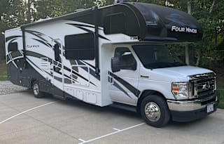 Rollin Ritz  2022 Thor Motor Coach Four Winds 31E