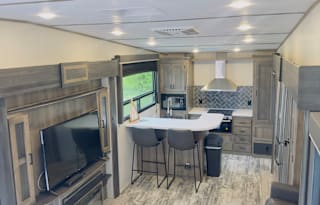 RV Rental delivered includes linens & dishes