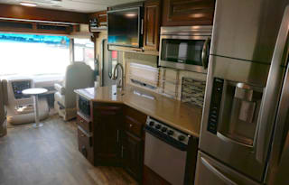 2017  Georgetown 364ts (2 Full Baths and Residential Fridge)