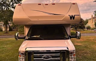 Spacious Minnie Winnie 31H – Perfect for Families