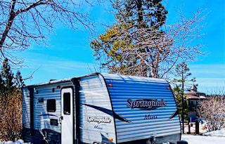 2017 Keystone Springdale Mini sleeps 5