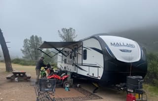Family-Friendly Camper! Sleeps 8 & pet friendly!