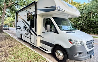 “Sunshine” your Mercedes'experience & pet-friendly