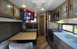 2020 Forest River RV Wildwood X-Lite 19DBXL