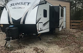 2022 CrossRoads Sunset Trail KING BED DUAL AC's