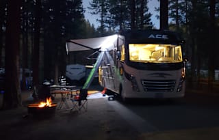 Godzilla" Thor Motor Coach ACE 30.3