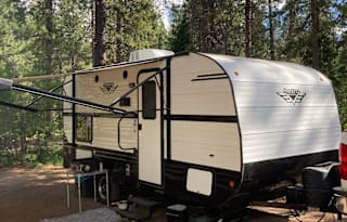 Retro Family Trailer with Bunk Beds