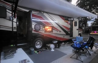 Thor Motor Coach Outlaw 37LS