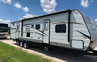 JBL Camping! 2018 Jayco Jay Flight sleeps 10