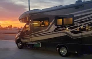 2022 Jayco Melbourne Prestige 24LP (Pet Friendly!)