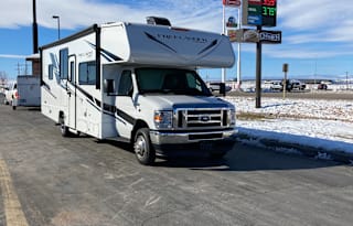 Movin & Groovin 2022 Coachmen RV Freelander