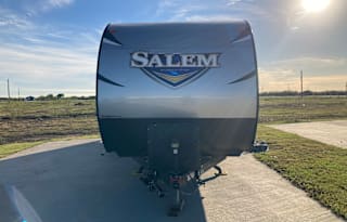 Spacious & Stylish Travel Trailer - Sleeps 5!