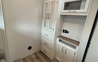 NEW & Fully Stocked! 3 Bed Bunkhouse, Sleeps 7