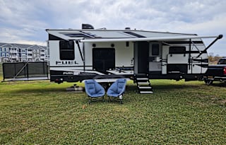 2021 Party Deck Toy Hauler