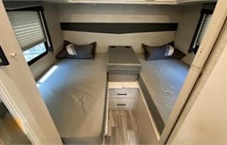 Breeze to Drive! 2020 Thor Four Winds 25V