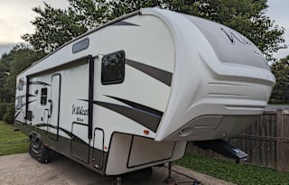 Enjoy Chattanooga, TN in an RV that sleeps 10!