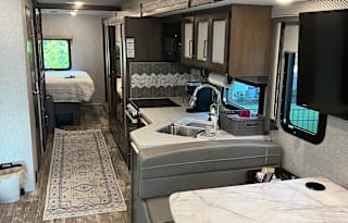 2022 Thor Motor Coach Hurricane 34J