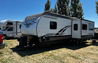 2022 Forest River Puma Double Queen Beds