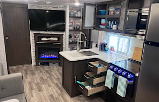 Sea-Beez Glamper: Like New! 2020 RV Rental