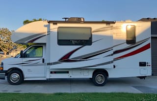 Clean and Cozy Jayco Redhawk SE 22A