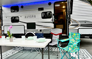 Perfect Bunk House! 4 beds and under 5000 lbs