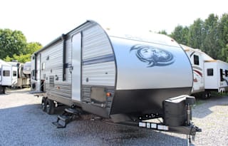 2019 Forest River 32' Sleeps 8