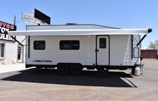 Firestorm - Lrg Bathroom, Deck, Sleeps 2 Couples +
