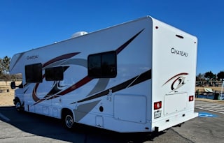 2022 Thor Motor Coach Chateau 28A