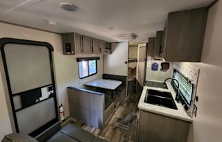 The Nomad Pad - Pet Friendly RV Rental