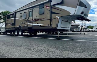 2015 Keystone RV Cougar 330RBK