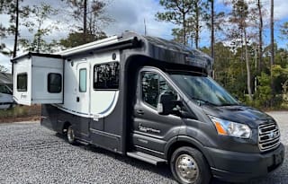 Silver Bullet 2019 Winnebago Fuse 23T Diesel