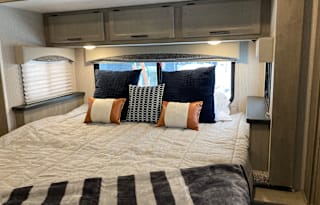 Movin & Groovin 2022 Coachmen RV Freelander
