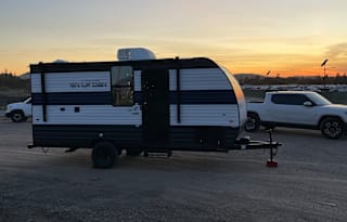 ***Brand New**Wolf Den Light Weight Travel Trailer