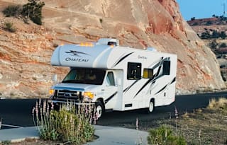 2026 Thor Chateau 30ft. RV -free private shuttle
