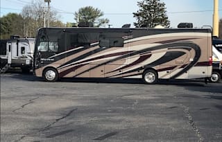 2018 Thor Miramar 35.2 Class A Motorcoach
