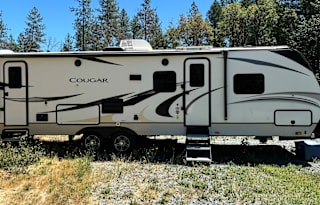 2022 Keystone RV Cougar Half-Ton 29BHSWE