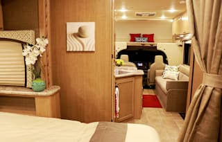 Elite Rv travels 2018 Chateau