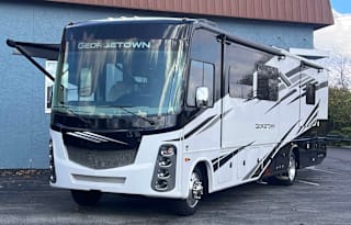 Luxury Class A GT5 2 Full Bathrooms