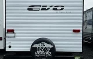 Ellie- 2023 Forest River RV EVO Lite 2750QBX