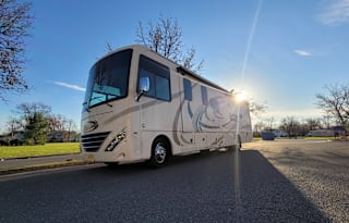 Beautiful Class A Pet Friendly RV