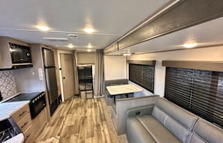 2022 Dutchman 32' **Delivery Only **
