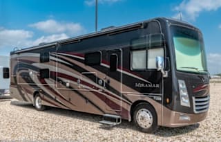 2018 Thor Motor Coach Miramar 35.2