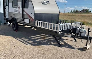 Off-Grid Ultralight Travel Trailer Sleeps 4 + Child