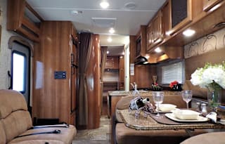 Coachmen Leprechaun RV "Chickaletta" Dog Friendly!