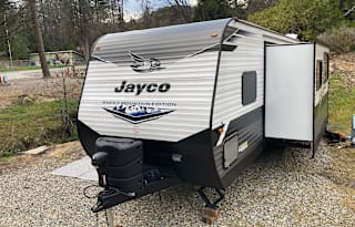 30’ Jayco 267 Delivered to you!